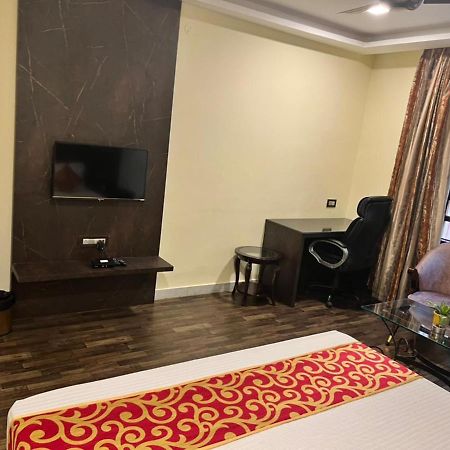 Hotel Tourist Inn Siliguri Exteriör bild