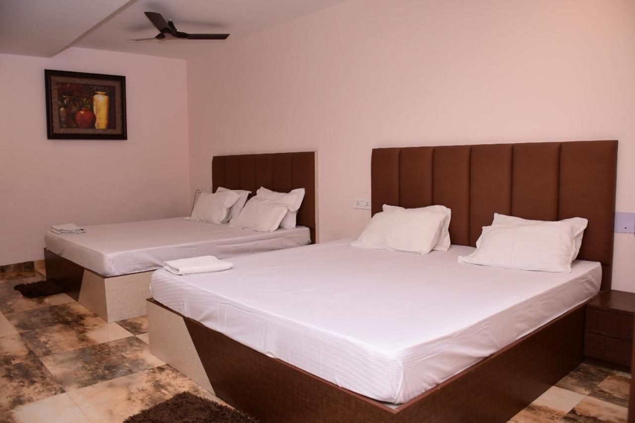 Hotel Tourist Inn Siliguri Exteriör bild