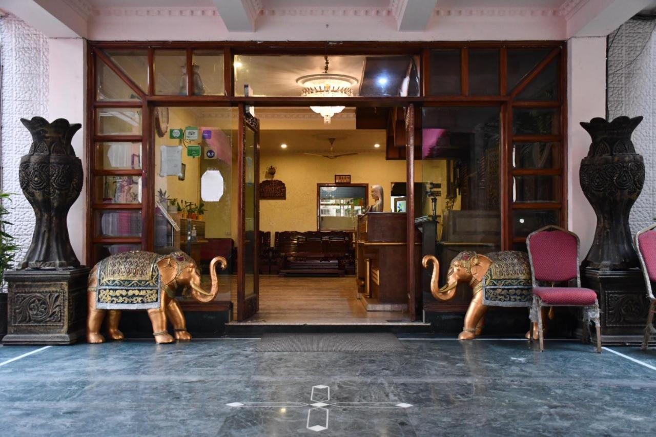 Hotel Tourist Inn Siliguri Exteriör bild